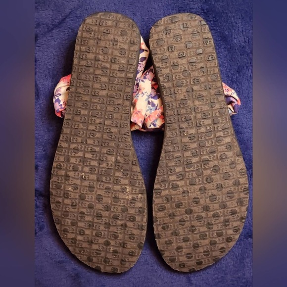 Sanuk‎ Floral Cloth Strap Women's Sz.8 Sandals - Picture 9 of 10